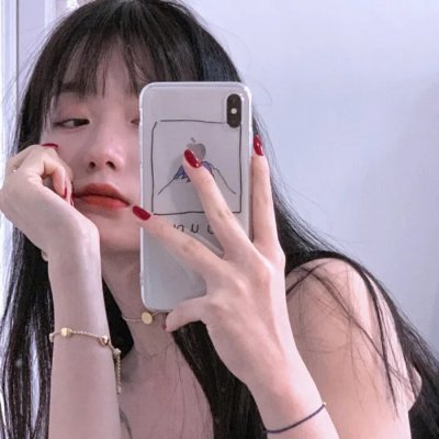 鬓边不是牡丹红